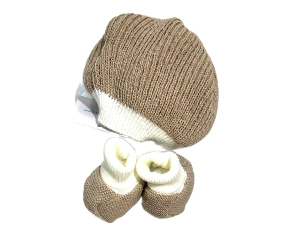 Prime Emozioni Cappellino e Scarpine in Lana (Copia) - immagine 2